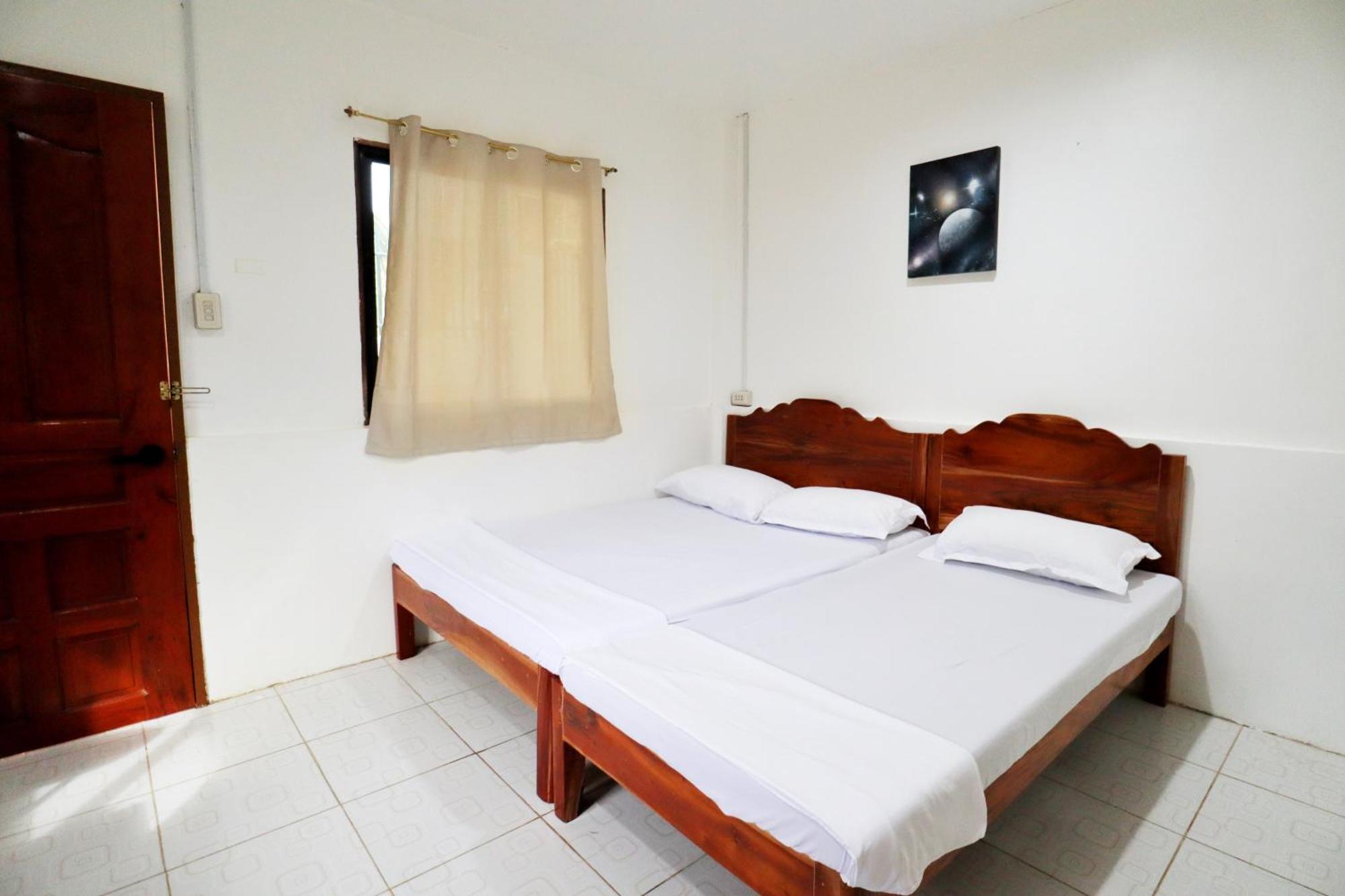 Ocean Breeze Hostel By Daily Sweet Moalboal Exteriér fotografie