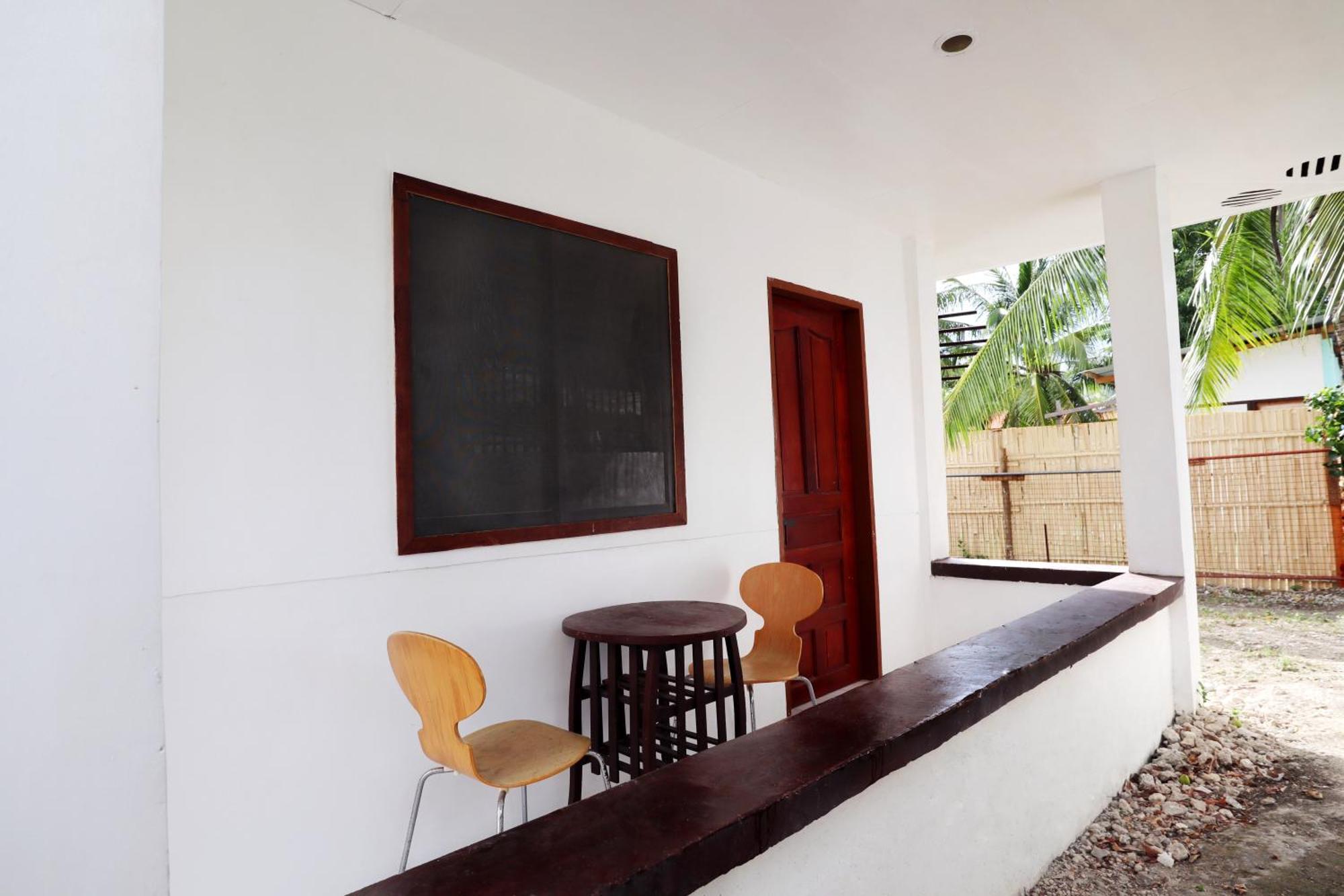 Ocean Breeze Hostel By Daily Sweet Moalboal Exteriér fotografie
