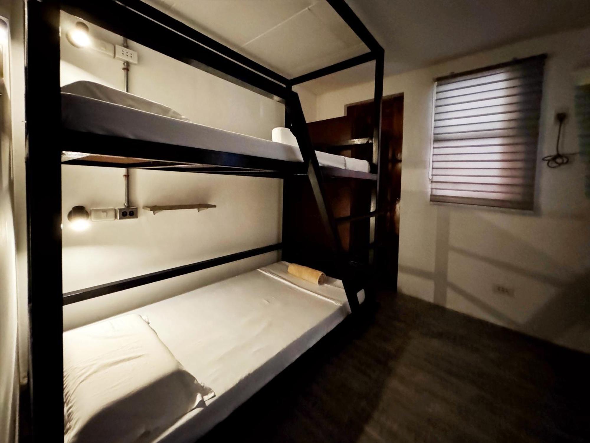 Ocean Breeze Hostel By Daily Sweet Moalboal Exteriér fotografie